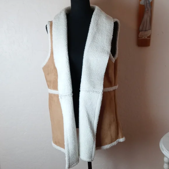 Maurices faux fur vest deals